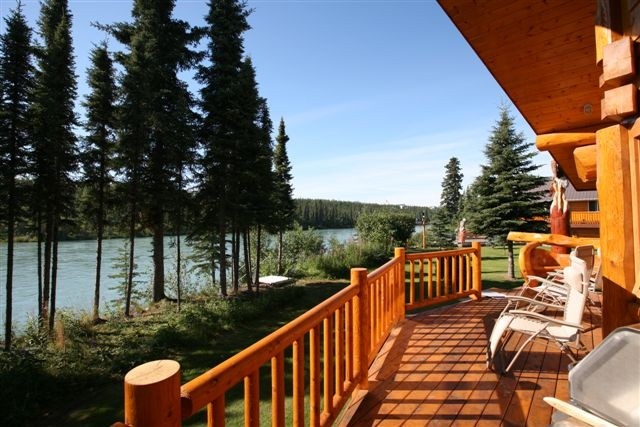 Eagle View Cabin River Facing Deck