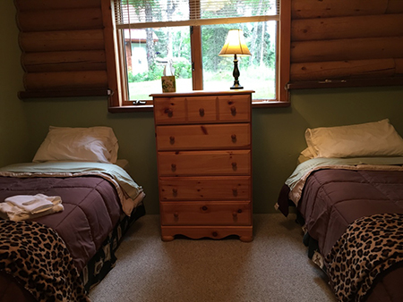 Downstairs Lodge Suite Bedroom with Two Twins